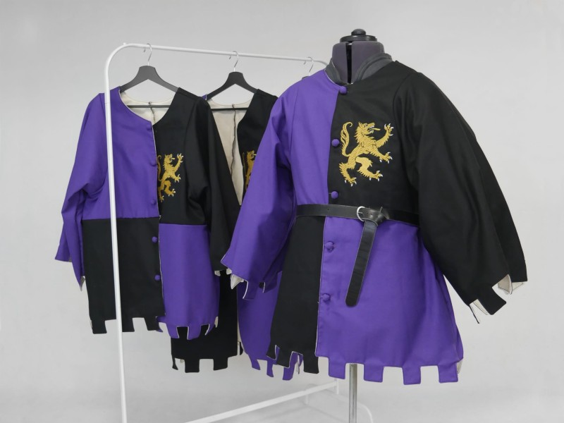 Long sleeves tabards.jpg
